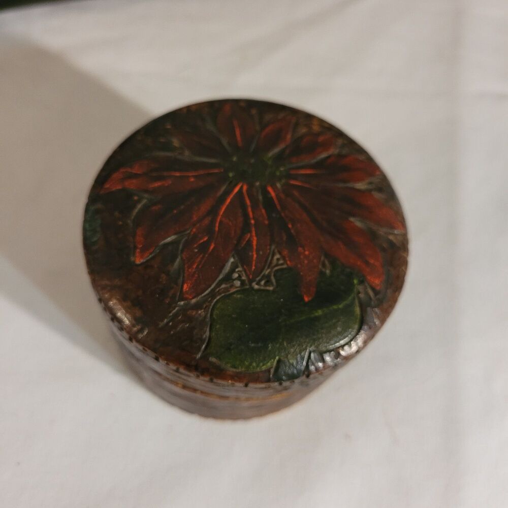 Handcrafted Sm Round Trinket Box Flower Etched On Lid